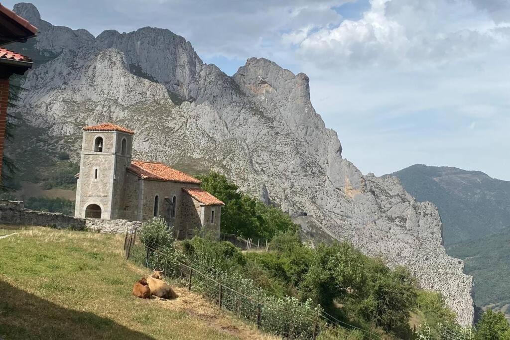 Casa Rustica En Dobres Con Vistas A La Montana Villa Luaran gambar